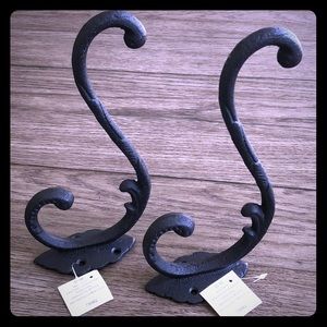 New, wall plant hangers